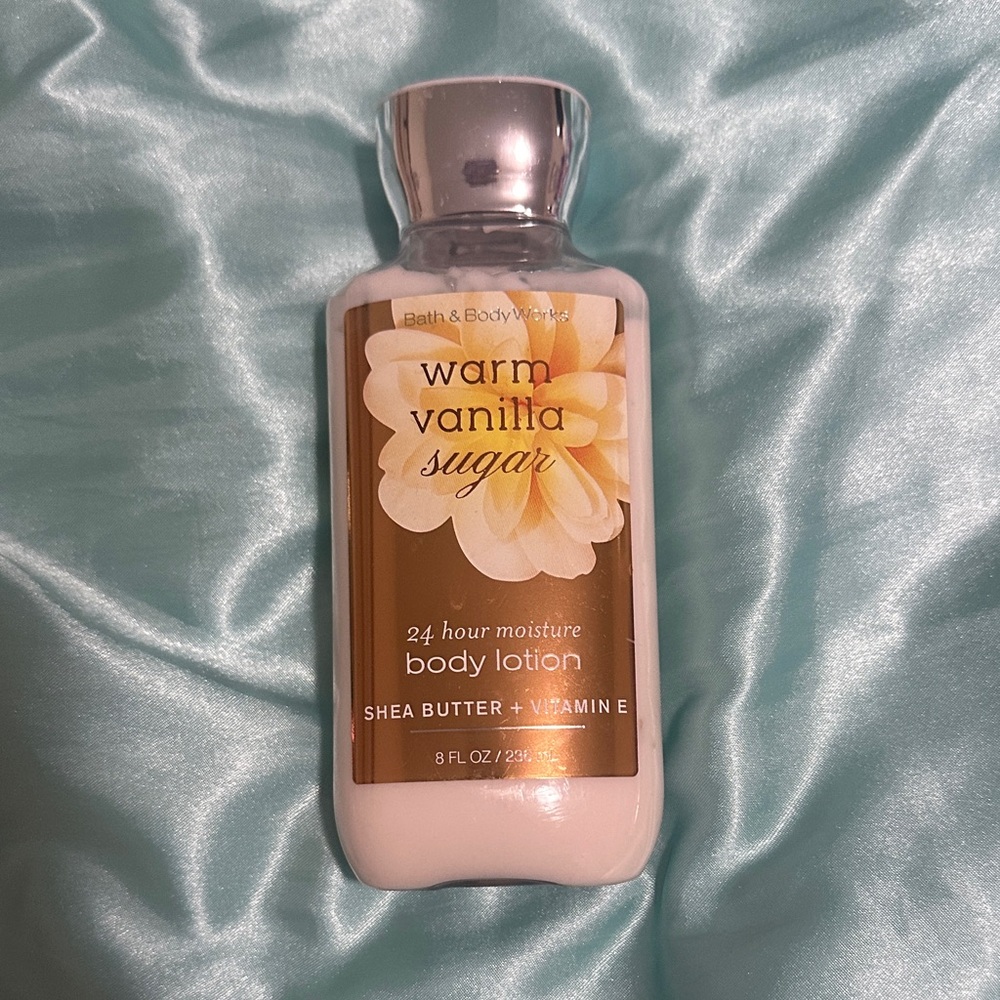Bath & Body Works Warm Vanilla Sugar Body Lotion - White, Gold